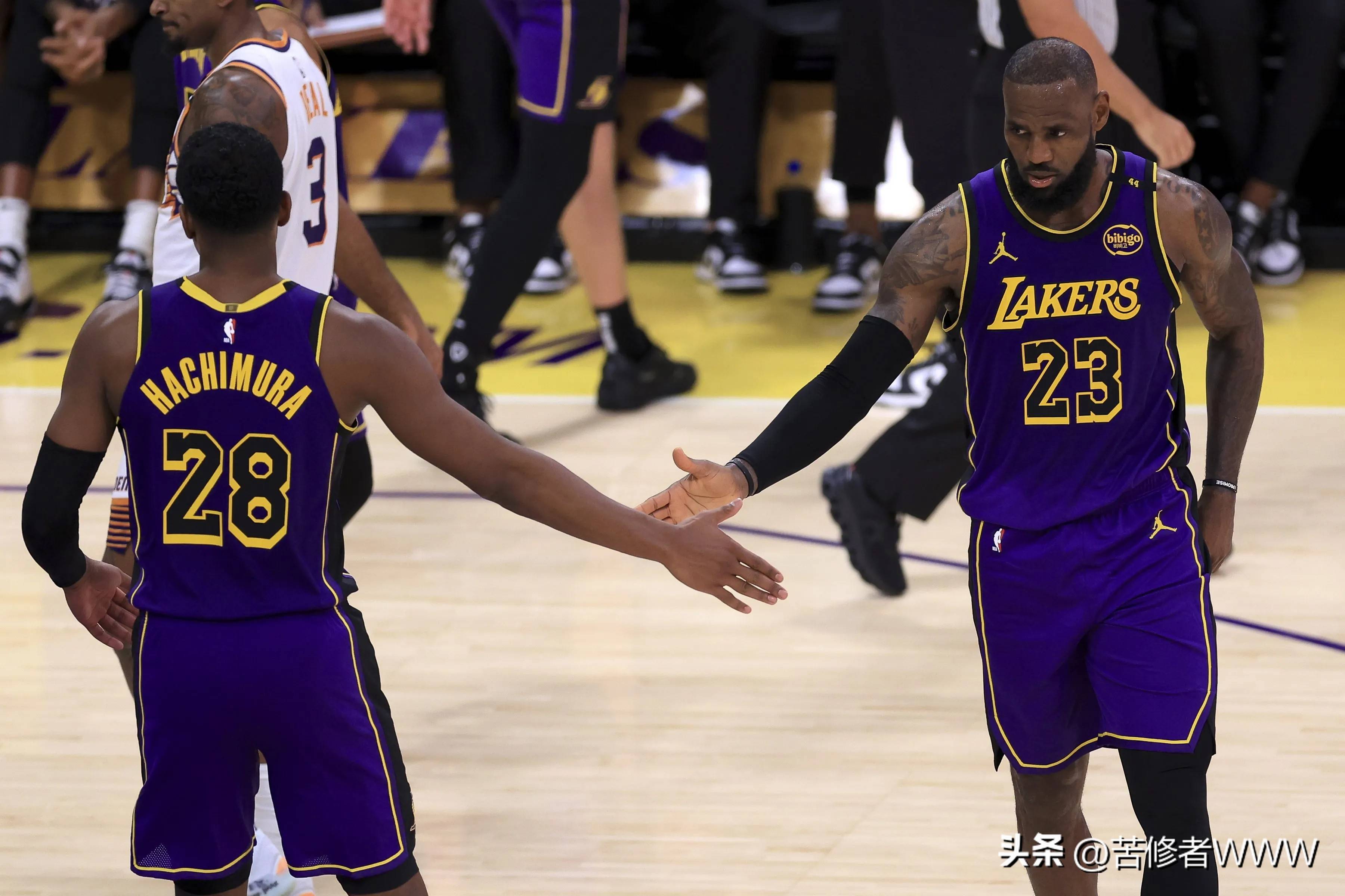 詹姆斯意外战胜雄鹿，领先优势明显引爆全场！-开云体育app